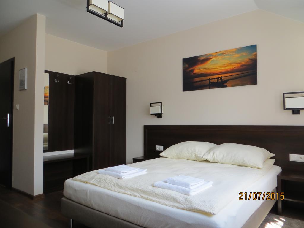 Hotel Pod Chelmem Ropa エクステリア 写真